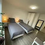 Cozy Apartment City Nightlife