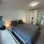 Cozy Apartment City Nightlife